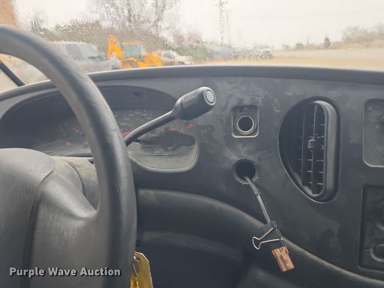 image for item DO7833 2007 Ford E150 van