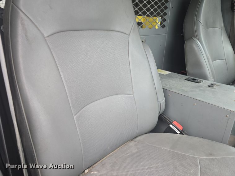 image for item DO7833 2007 Ford E150 van