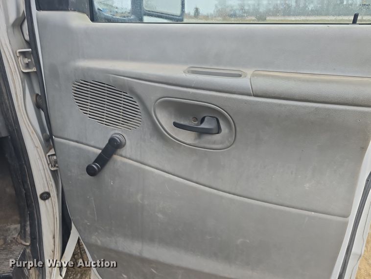 image for item DO7833 2007 Ford E150 van