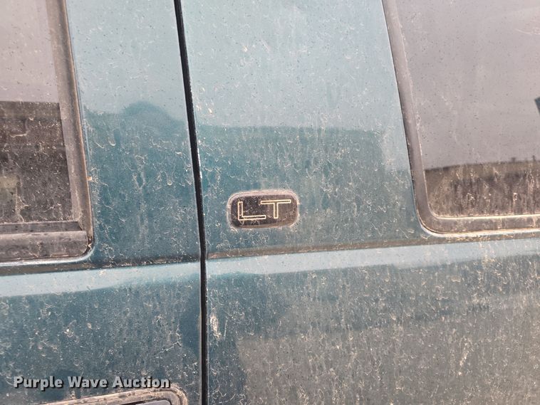 image for item DO7862 1998 Chevrolet Suburban K1500 LT SUV