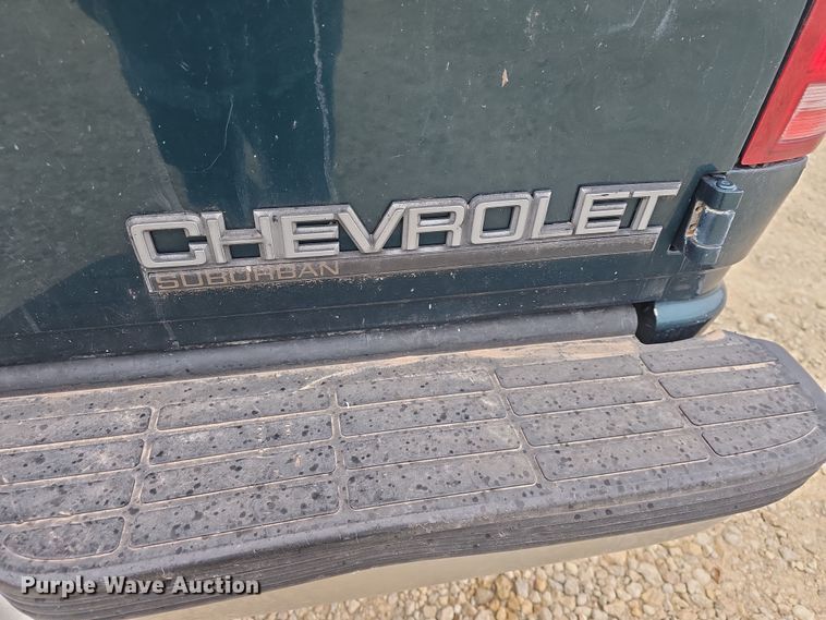 image for item DO7862 1998 Chevrolet Suburban K1500 LT SUV