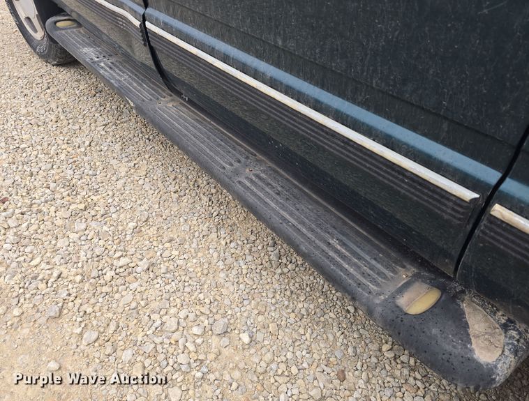 image for item DO7862 1998 Chevrolet Suburban K1500 LT SUV