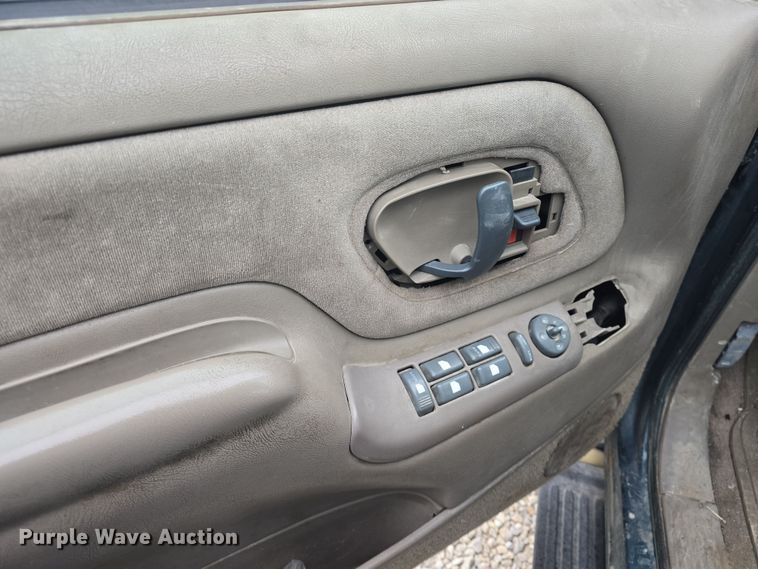 image for item DO7862 1998 Chevrolet Suburban K1500 LT SUV