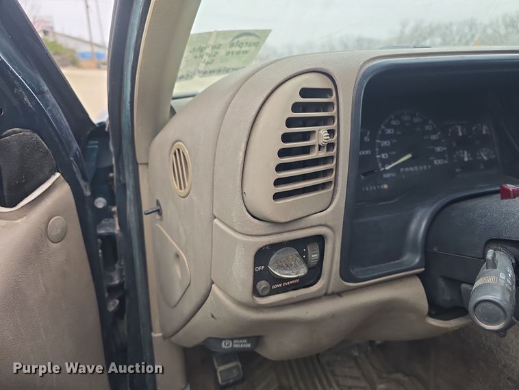 image for item DO7862 1998 Chevrolet Suburban K1500 LT SUV