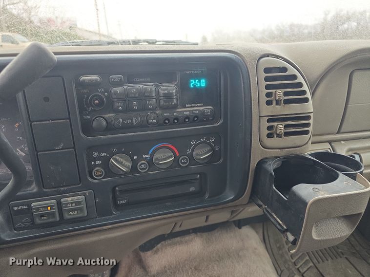 image for item DO7862 1998 Chevrolet Suburban K1500 LT SUV