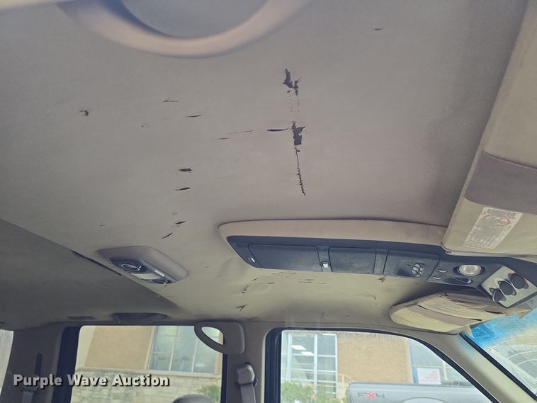 image for item DO7862 1998 Chevrolet Suburban K1500 LT SUV