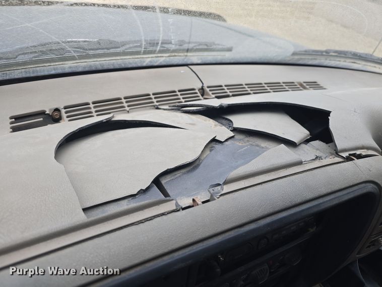 image for item DO7862 1998 Chevrolet Suburban K1500 LT SUV