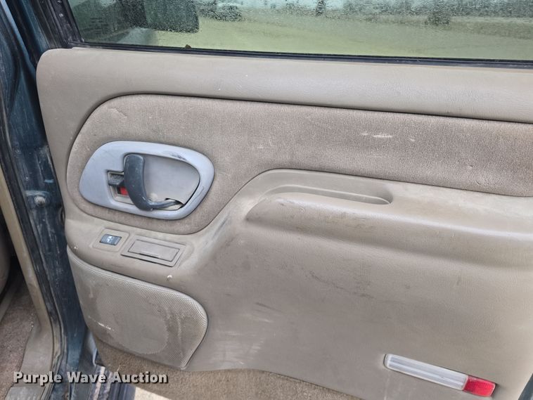 image for item DO7862 1998 Chevrolet Suburban K1500 LT SUV