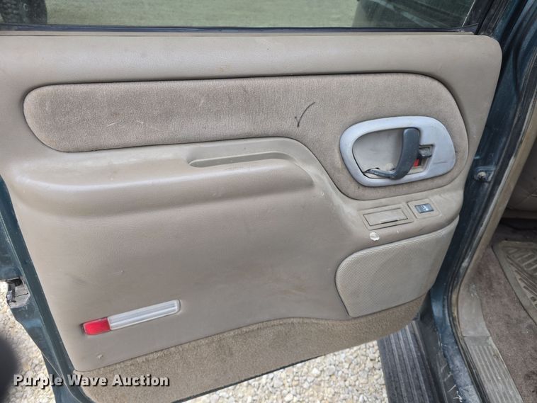 image for item DO7862 1998 Chevrolet Suburban K1500 LT SUV