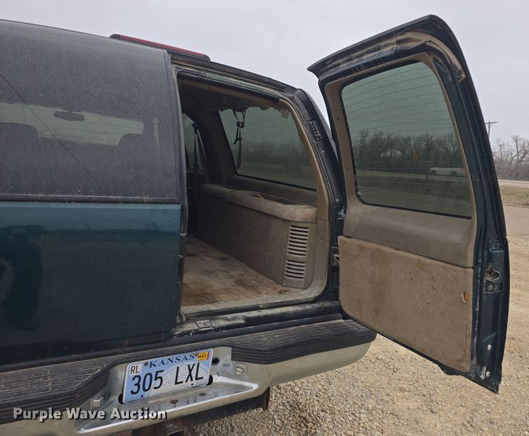 image for item DO7862 1998 Chevrolet Suburban K1500 LT SUV