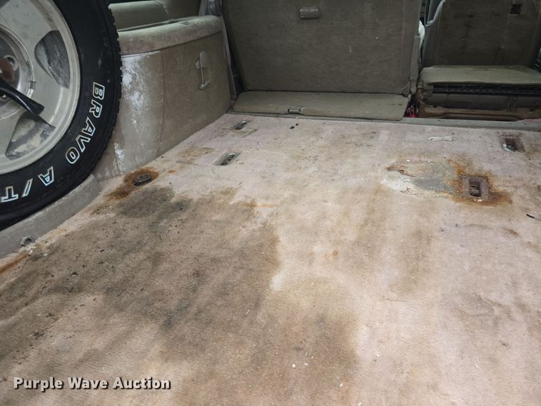 image for item DO7862 1998 Chevrolet Suburban K1500 LT SUV