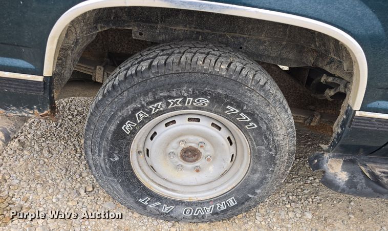 image for item DO7862 1998 Chevrolet Suburban K1500 LT SUV