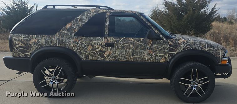 image for item DO7864 1998 Chevrolet Blazer LS SUV