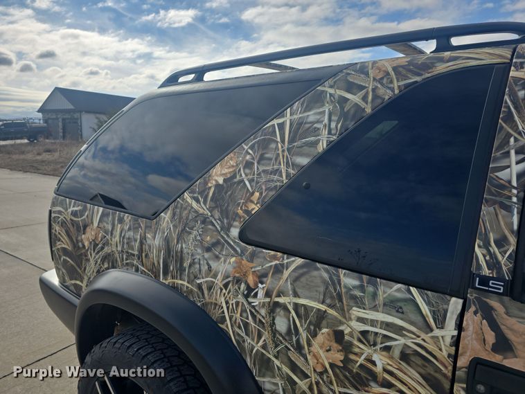 image for item DO7864 1998 Chevrolet Blazer LS SUV