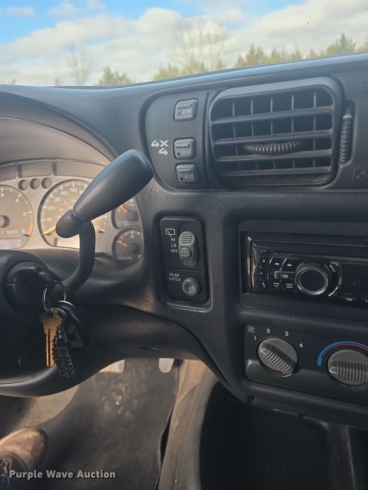 image for item DO7864 1998 Chevrolet Blazer LS SUV