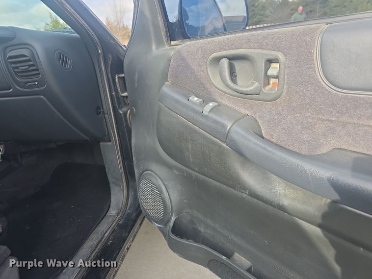 image for item DO7864 1998 Chevrolet Blazer LS SUV