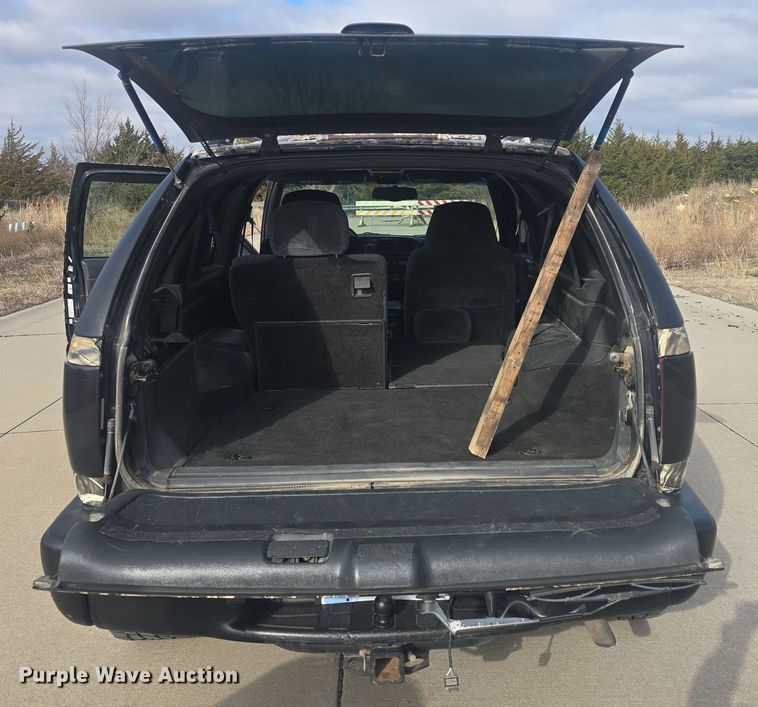 image for item DO7864 1998 Chevrolet Blazer LS SUV