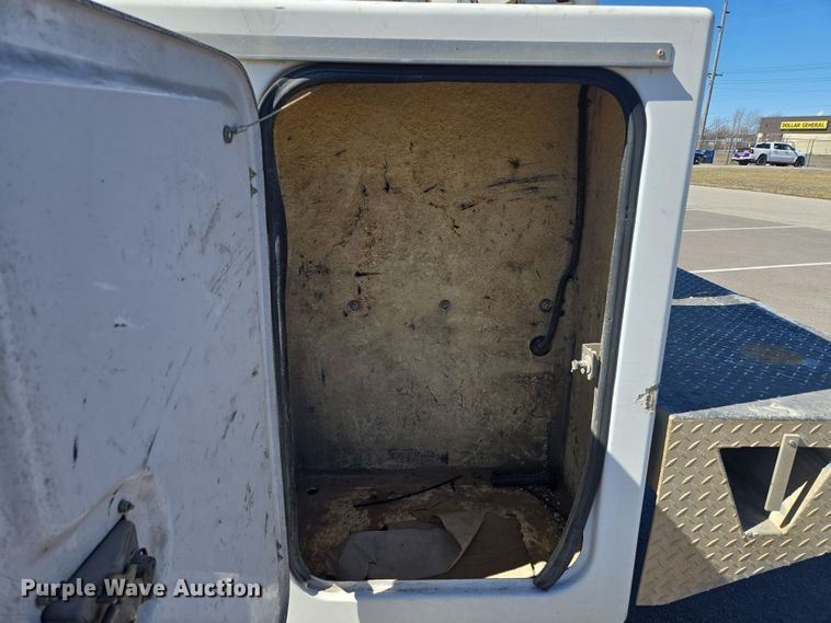 image for item DP6184 2008 Ford F450 Super Duty XL bucket truck