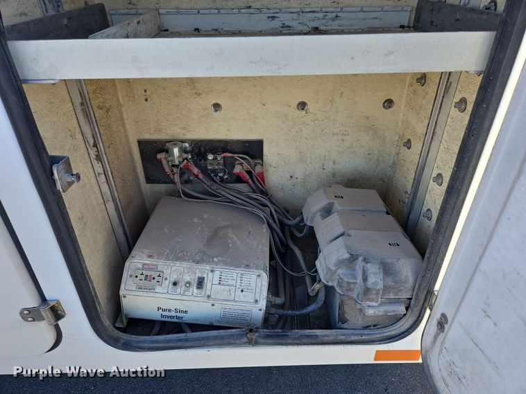 image for item DP6184 2008 Ford F450 Super Duty XL bucket truck