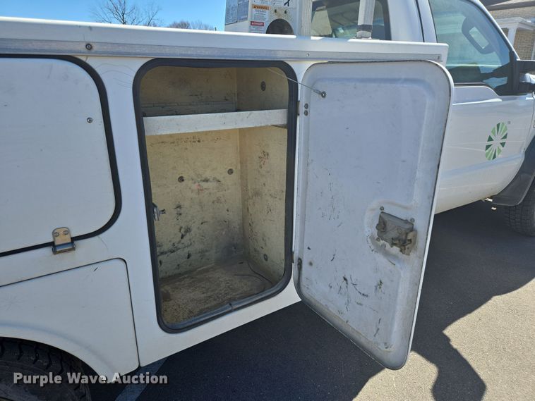image for item DP6184 2008 Ford F450 Super Duty XL bucket truck