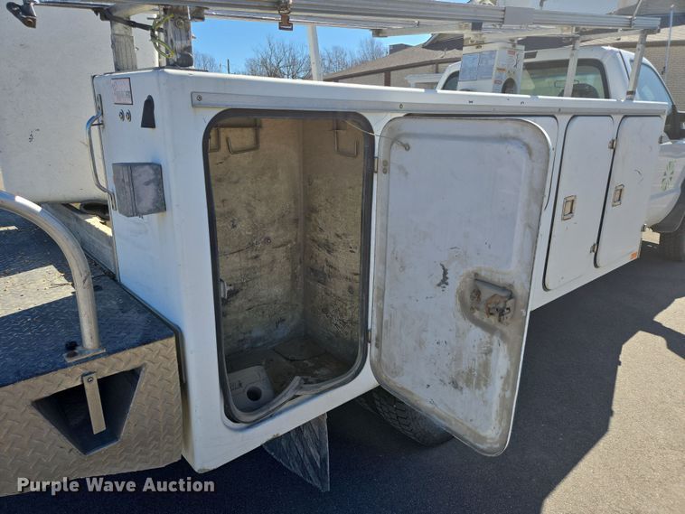 image for item DP6184 2008 Ford F450 Super Duty XL bucket truck