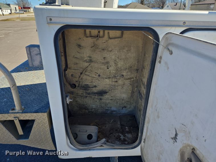 image for item DP6184 2008 Ford F450 Super Duty XL bucket truck