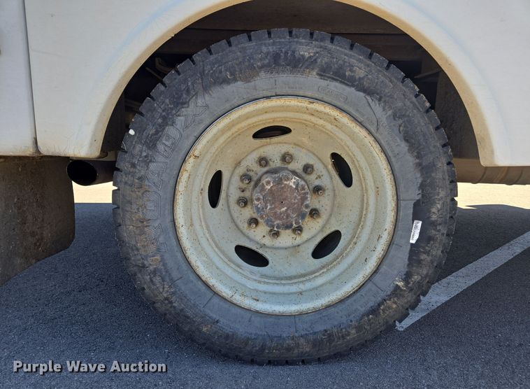 image for item DP6184 2008 Ford F450 Super Duty XL bucket truck