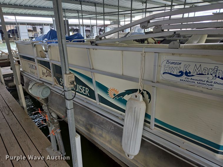 image for item DP6221 1999 Lowe Suncruiser Trinidad 200 pontoon boat