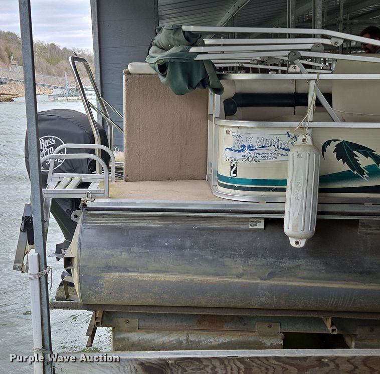 image for item DP6221 1999 Lowe Suncruiser Trinidad 200 pontoon boat