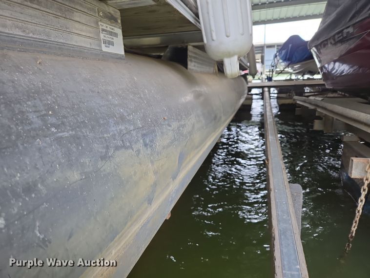 image for item DP6221 1999 Lowe Suncruiser Trinidad 200 pontoon boat