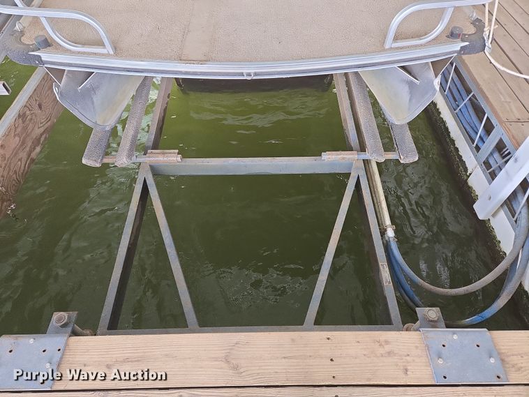 image for item DP6221 1999 Lowe Suncruiser Trinidad 200 pontoon boat