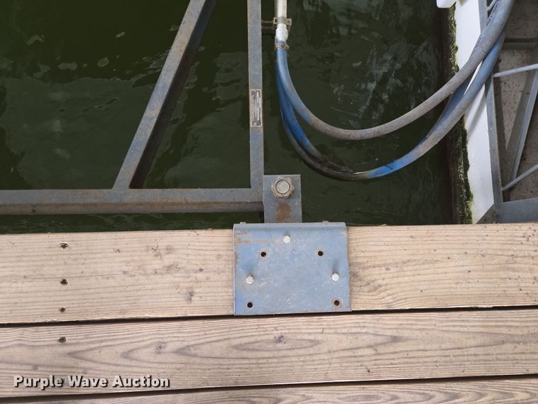 image for item DP6221 1999 Lowe Suncruiser Trinidad 200 pontoon boat