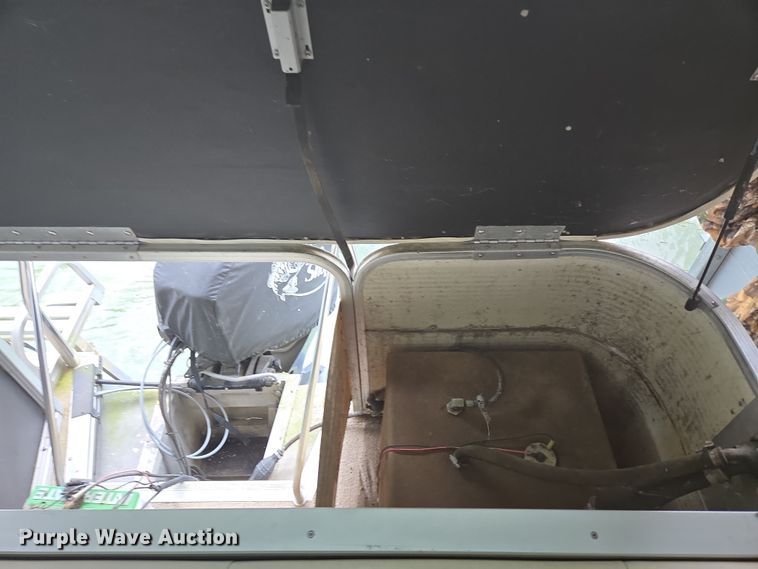 image for item DP6221 1999 Lowe Suncruiser Trinidad 200 pontoon boat