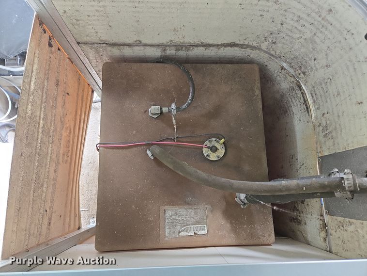 image for item DP6221 1999 Lowe Suncruiser Trinidad 200 pontoon boat