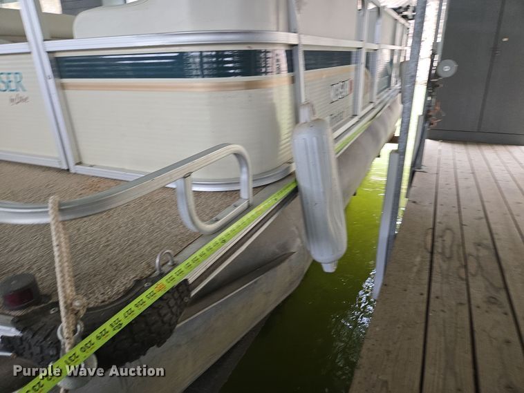 image for item DP6221 1999 Lowe Suncruiser Trinidad 200 pontoon boat