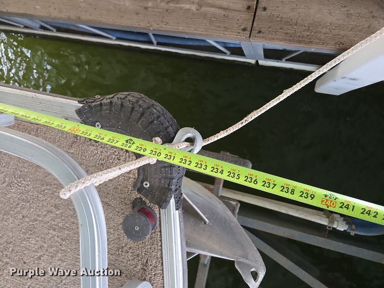 image for item DP6221 1999 Lowe Suncruiser Trinidad 200 pontoon boat