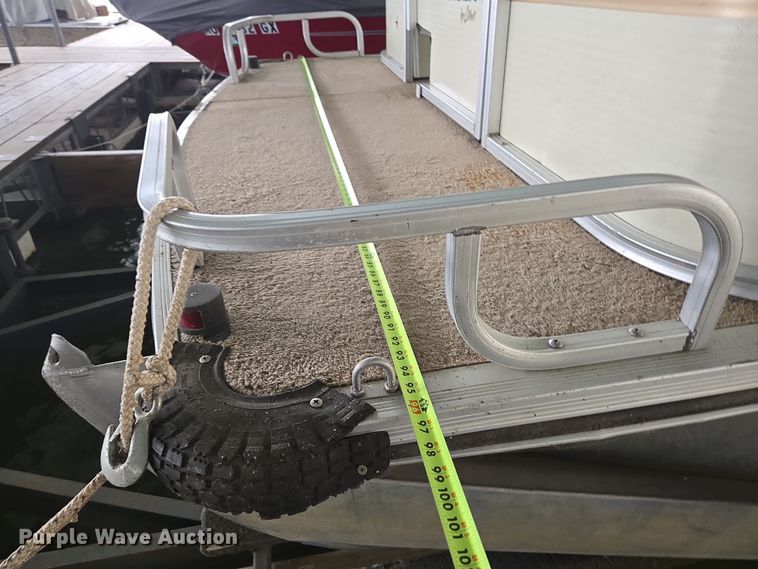 image for item DP6221 1999 Lowe Suncruiser Trinidad 200 pontoon boat