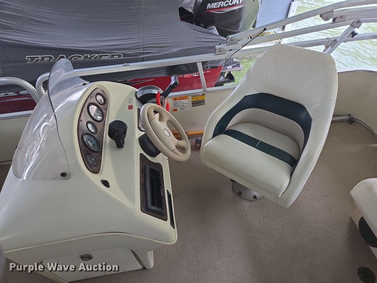 image for item DP6221 1999 Lowe Suncruiser Trinidad 200 pontoon boat