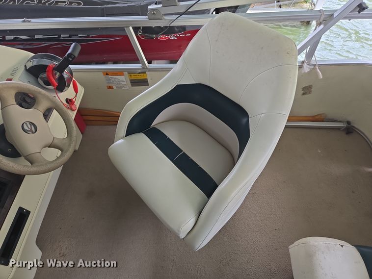 image for item DP6221 1999 Lowe Suncruiser Trinidad 200 pontoon boat