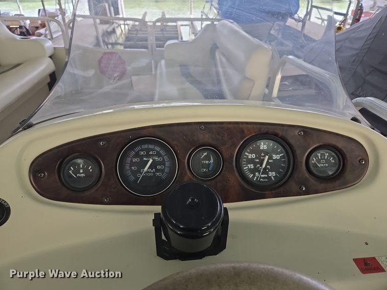 image for item DP6221 1999 Lowe Suncruiser Trinidad 200 pontoon boat