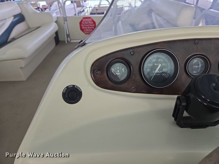 image for item DP6221 1999 Lowe Suncruiser Trinidad 200 pontoon boat