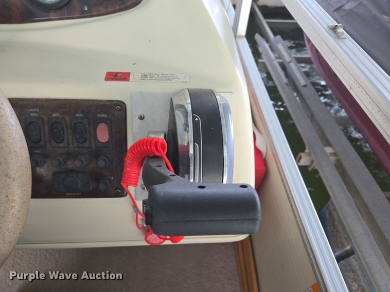 image for item DP6221 1999 Lowe Suncruiser Trinidad 200 pontoon boat