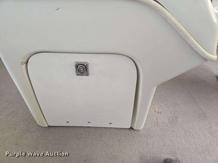 image for item DP6221 1999 Lowe Suncruiser Trinidad 200 pontoon boat