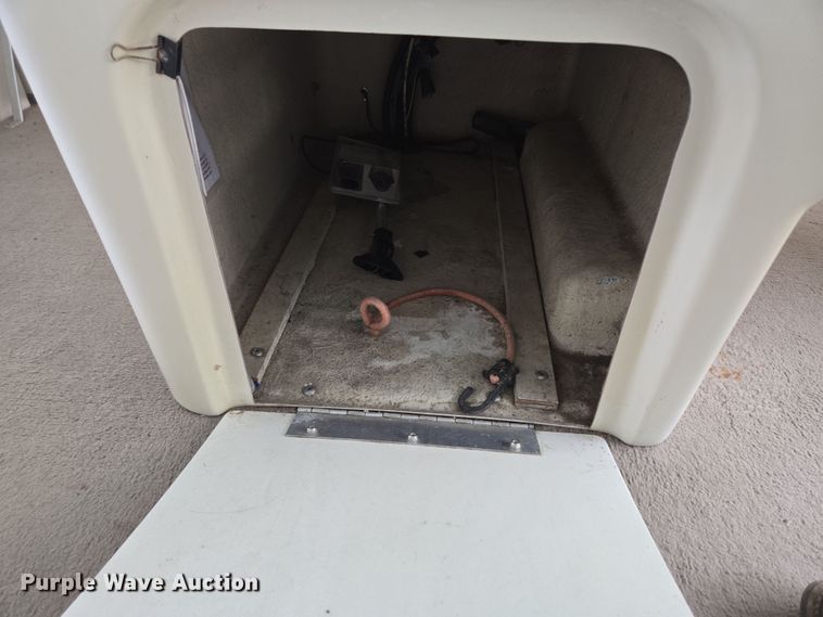 image for item DP6221 1999 Lowe Suncruiser Trinidad 200 pontoon boat