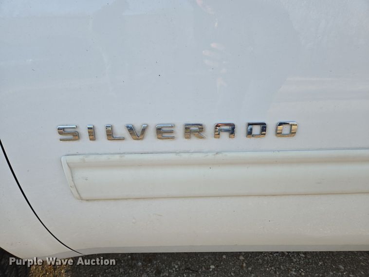 image for item DP6226 2010 Chevrolet Silverado Hybrid Crew Cab pickup truck