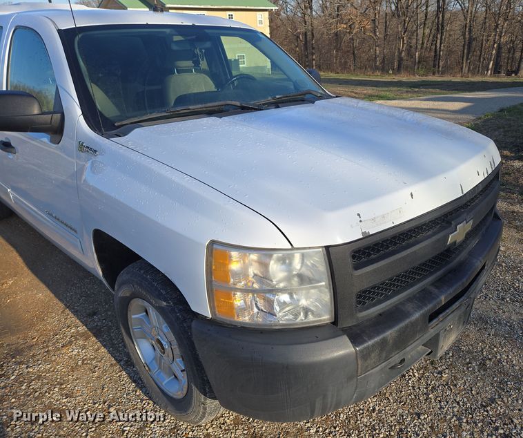 image for item DP6226 2010 Chevrolet Silverado Hybrid Crew Cab pickup truck