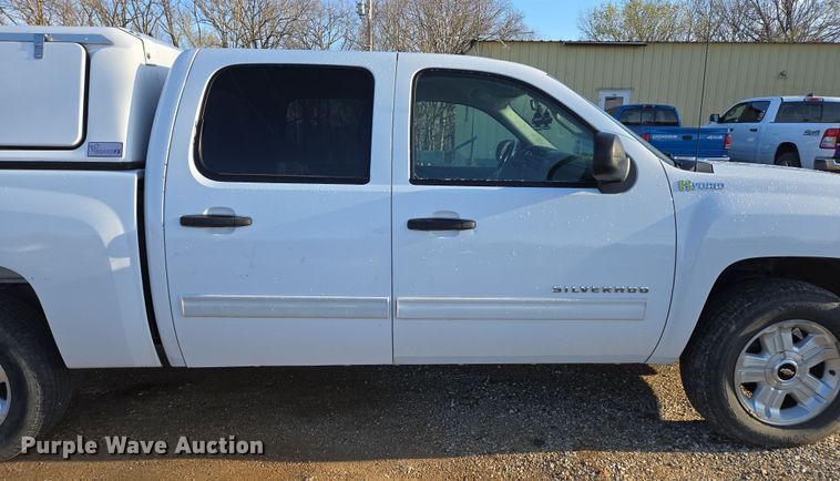 image for item DP6226 2010 Chevrolet Silverado Hybrid Crew Cab pickup truck