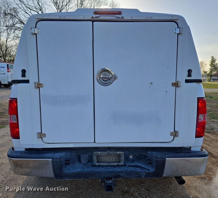 image for item DP6226 2010 Chevrolet Silverado Hybrid Crew Cab pickup truck