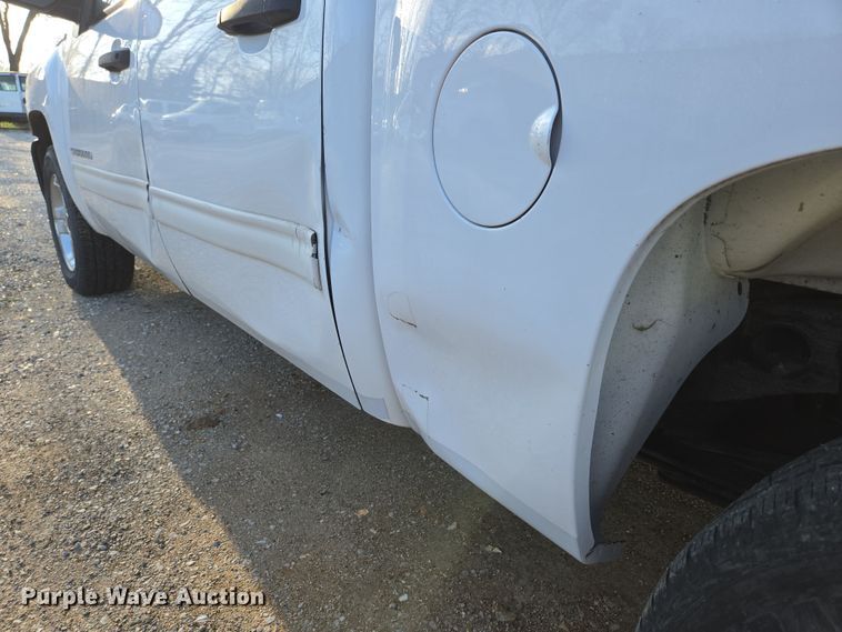 image for item DP6226 2010 Chevrolet Silverado Hybrid Crew Cab pickup truck