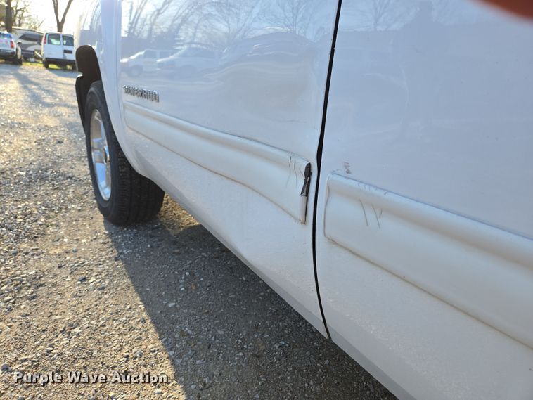 image for item DP6226 2010 Chevrolet Silverado Hybrid Crew Cab pickup truck